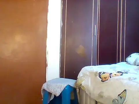 QueenOfAss11 - Spread ass