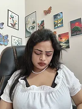 Pinky-2 - Oiling My Sexy Pussy Hole