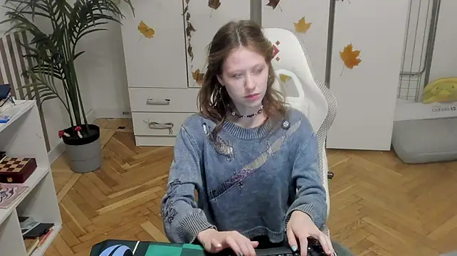 Silly__Milly - completely naked