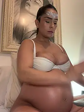 Mau_White - show tits and GLT 4PHOTOS TOPPLES