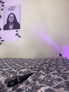 Niky_Love - dildo in pussy