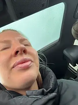 NewLale - Pussy close up