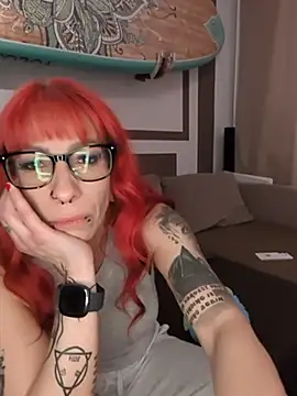Ruby_Rebel - 5 min topless