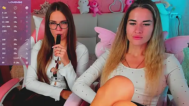 Hotty_girls_here - HOT KISS
