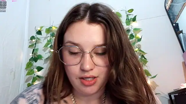 MrsJess - Hot wax all over my tits🕯