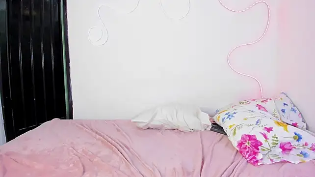 Mia_Aurora_ - flahs titts