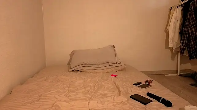 Aria_Blisss - 1 finger in ass doggy