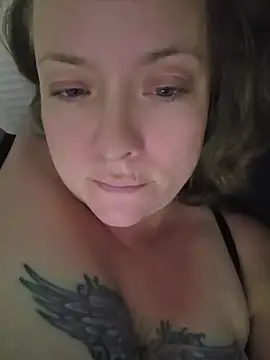 Julimonroe - Surprise tease 😈