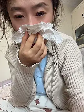 Saozi666 - 完成目标可选：挤奶水、口交黑鸡吧、黑鸡吧蹭B、双插票、喷水票、小粉M腿、骑乘视角