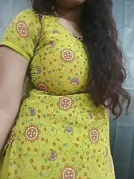 Lovely-girl99 - Full body massage with oil 🫦🫦💦🦵🏻😋