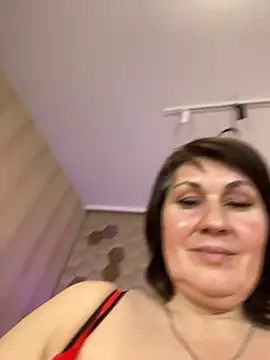 XLindaMilfX - squirt show! destroy my pussy now!