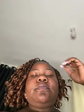 ThickyMel - Spit in my mouth as i deepthroat bby