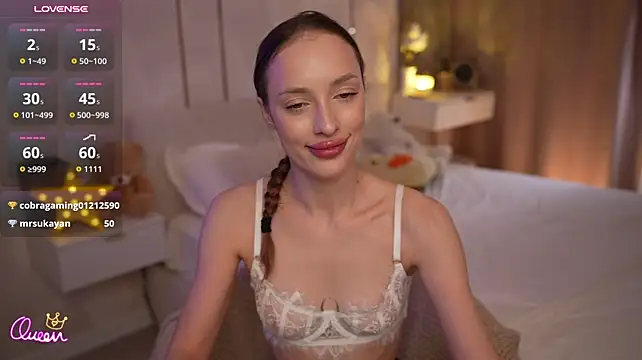 Mila_Rosalie - Ass close to cam
