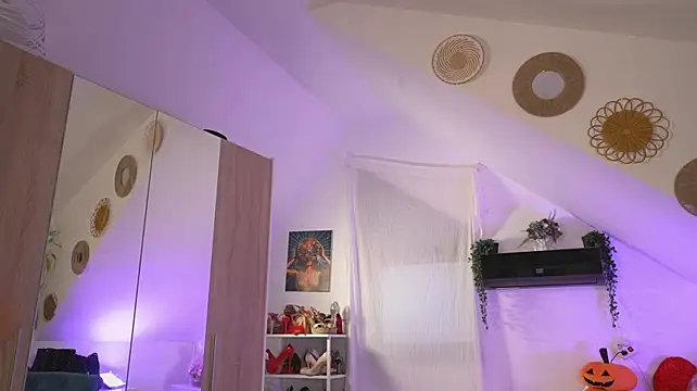 Amaliamour - Naked Naked