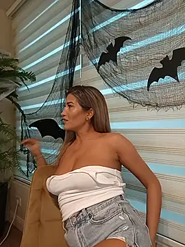 HeleneMonroe - Get Me Into Trouble 😈