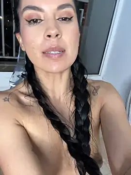 Lexa_queen - Naked and fingers in pussy