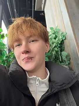 IceMur - Dildo in pussy