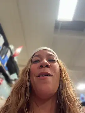 Bigbuttbrooklynn - walk with tits out in supermarket @GOAL