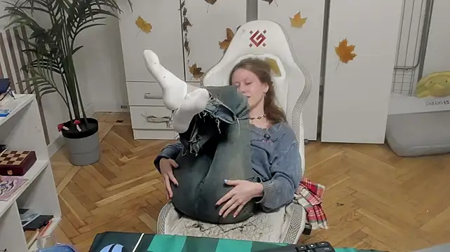 Silly__Milly - completely naked