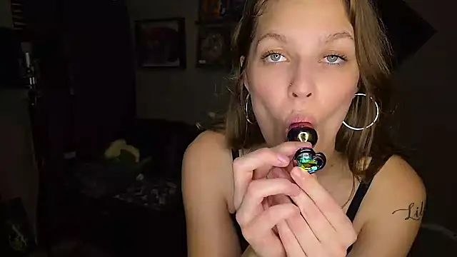 BigDaddyFreakyFrog - Smack Daddy's Ass 😈