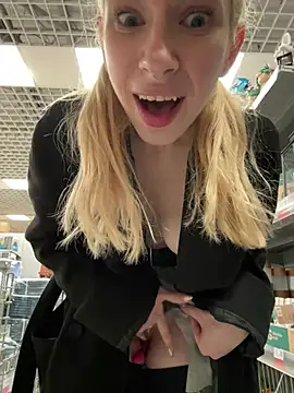 Michelle_lovique - SHOW MY ASS HOLE IN MARKET AND WINK IT