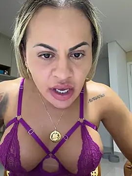 Carolinecbso - Dedada e chupada na byceta da amiga
