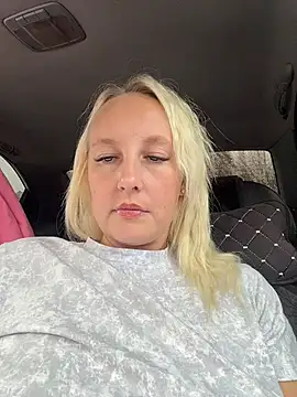 MerlinDave - Finger pussy/naked ✌️🤫🤤