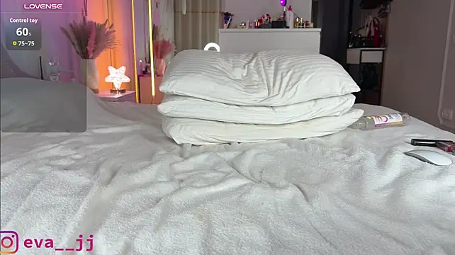 Eva_JJ