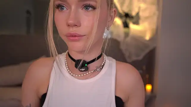 LexieLoree - Pillow riding