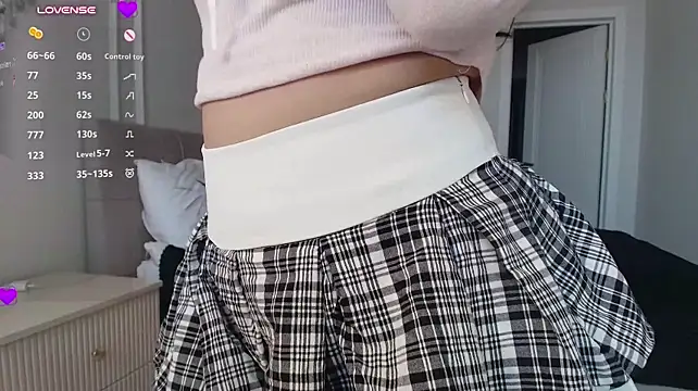 Linbaelin - Lift my skirt & tease w ass