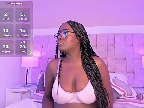 SheylaMunn - bounce your ass without panty
