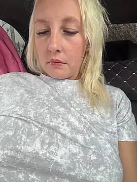 MerlinDave - Finger pussy/naked ✌️🤫🤤