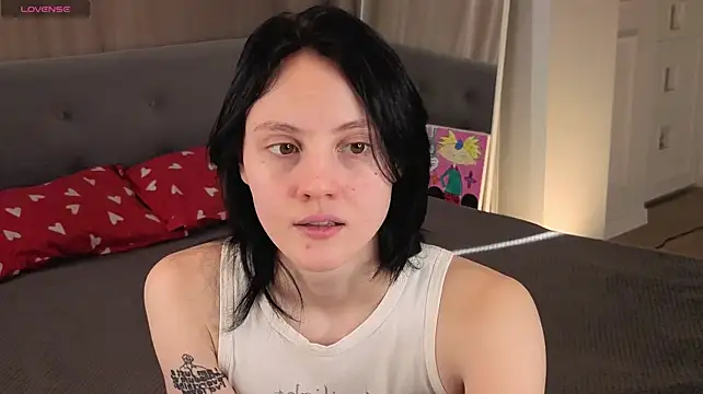 MaryCoopeer - my soft feet close to cam