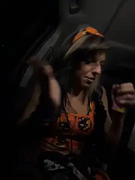 Lil_jiggly - Topless car ride 4min