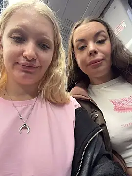 Elfi_InPublic - Girls pinch nipples+Ahegao in bus