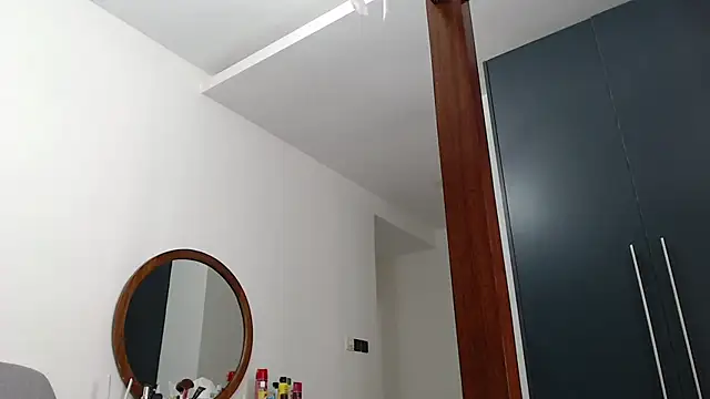 Katt008 - naked squirt cum show