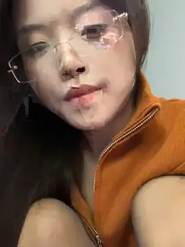 Yue-ai - 姐妹M腿展示小骚逼
