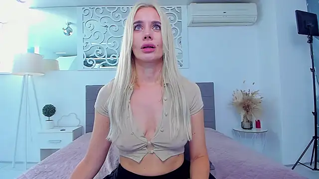 SabrinaSharm - Make my pussy happy!