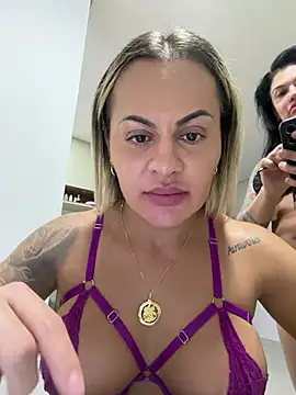 Carolinecbso - Dedada e chupada na byceta da amiga