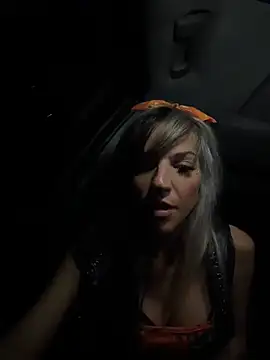 Lil_jiggly - Topless car ride 4min