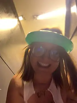 Megan_lu2 - Show ass in the bathroom