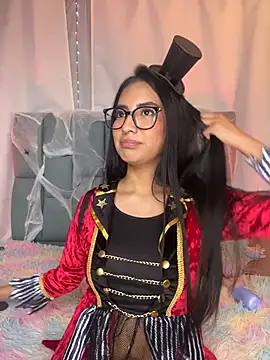 Gretel_Streit - zoom pussy + 2 fingers