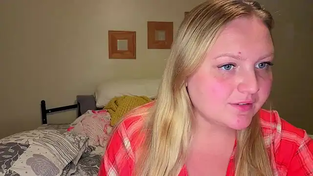 Phatassblonde - play with pussy in public