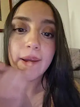 Rebeca31 - He kisses me and touches my breasts.