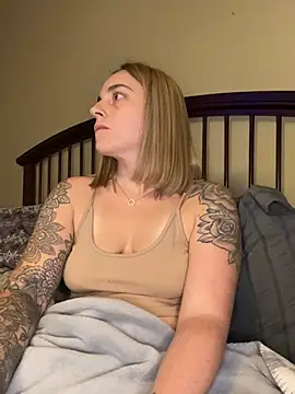 Jaseyrae - Full body nude flash