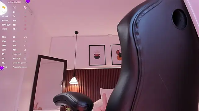 Aliscollins_ - tweking +oil