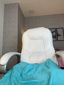 Lilyred_Gh - Destroy my ass, leave it red.