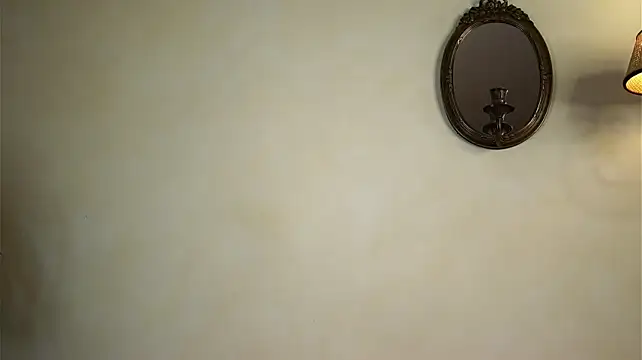 QueenieGitty - Massage my boobs