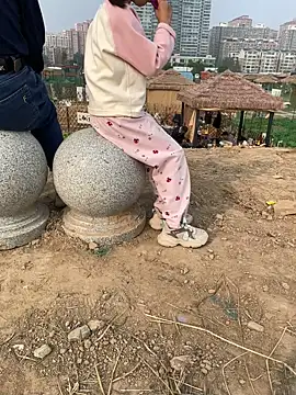 Soso-soso-soso - 全裸跳舞5分钟