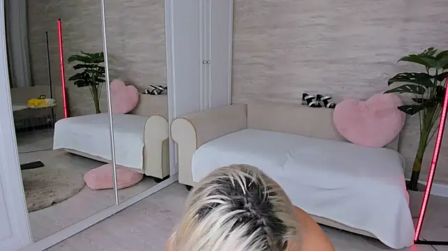 SexyElisabeth - HUGE SQUIRT